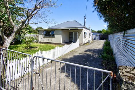 Photo of property in 25 Clifton Avenue, Carterton, 5713