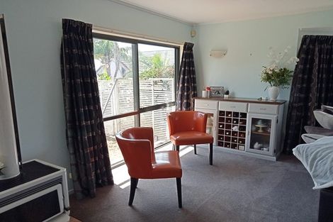 Photo of property in 9 San Fernando Way, Henderson, Auckland, 0612