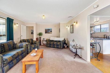 Photo of property in 81 Victory Crescent, Tawa, Wellington, 5028