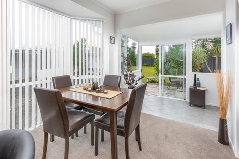 Photo of property in 19 Paterson Avenue, Pukekohe, 2120