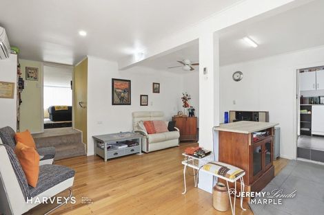 Photo of property in 12 Highland Avenue, Titirangi, Auckland, 0604