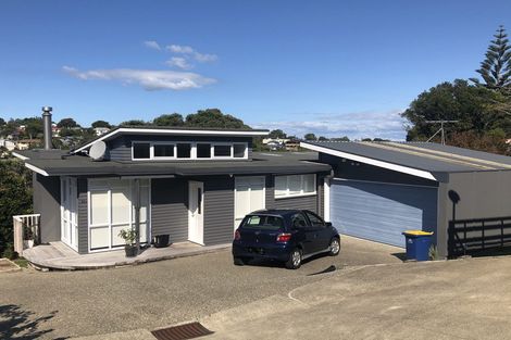 Photo of property in 22a Knightsbridge Drive, Forrest Hill, Auckland, 0620