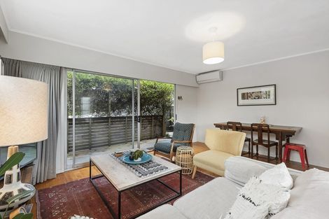 Photo of property in 4/20 Penning Road, Castor Bay, Auckland, 0620