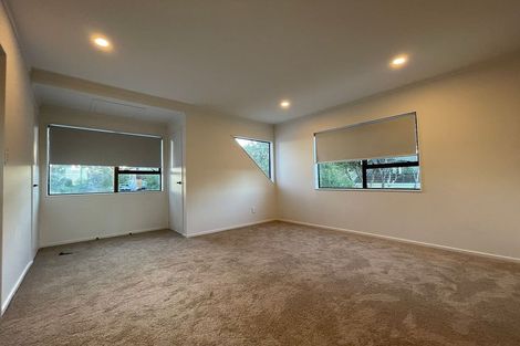 Photo of property in 1/16 Glen Vista Place, Bayview, Auckland, 0629