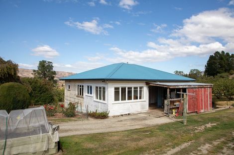 Photo of property in 25 Campbells Track, Lake Roxburgh Village, Roxburgh, 9571