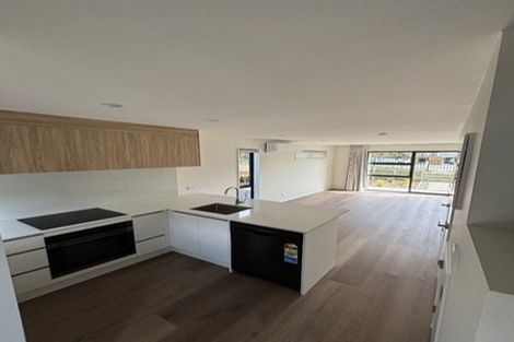 Photo of property in 321 Glengarry Road, Glen Eden, Auckland, 0602