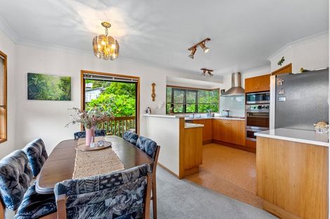Photo of property in 1/12 Greenvalley Rise, Glenfield, Auckland, 0629