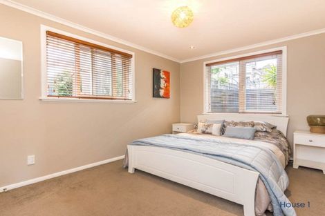 Photo of property in 25a Eastglen Road, Glen Eden, Auckland, 0602