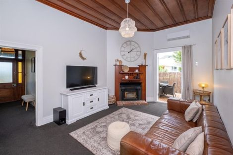 Photo of property in 194 South Road, Hawera, 4610