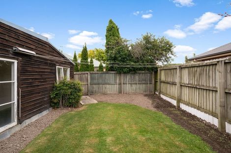 Photo of property in 77 Farquhars Road, Redwood, Christchurch, 8051