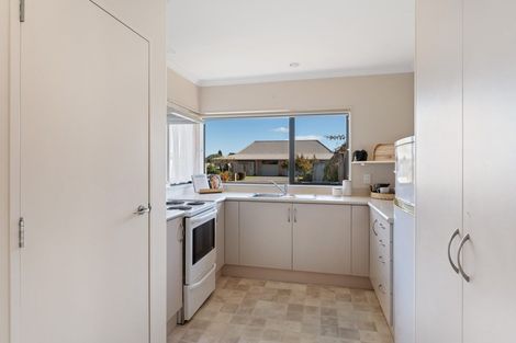 Photo of property in Rangeview Villas, 4/9 Fuller Close, Levin, 5510
