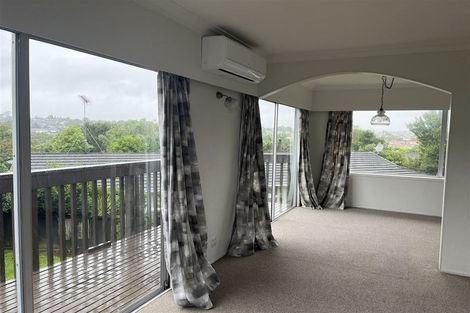 Photo of property in 9 La Perouse Street, Botany Downs, Auckland, 2010