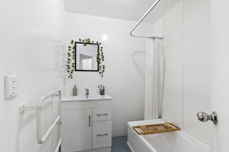 Photo of property in 3/5 Hopper Street, Mount Cook, Wellington, 6011