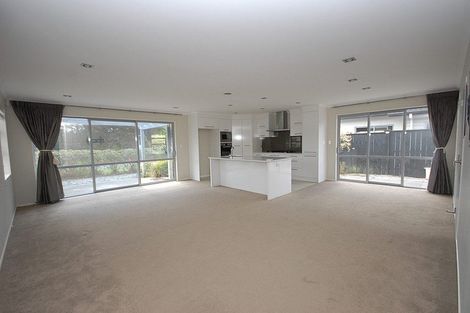 Photo of property in 1 Bankside Road, Silverdale, 0932