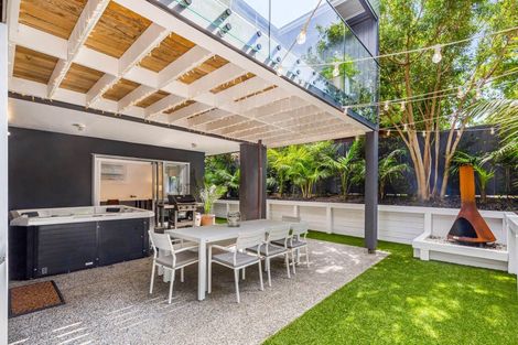 Photo of property in 4 Brandon Road, Manly, Whangaparaoa, 0930