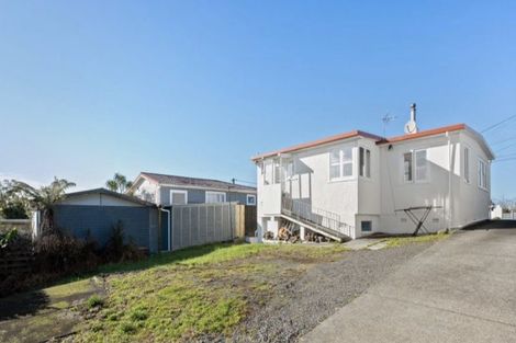 Photo of property in 223 Sturges Road, Henderson, Auckland, 0612