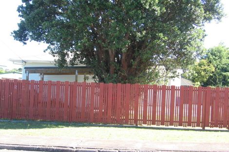 Photo of property in 48 Cobham Crescent, Kelston, Auckland, 0602