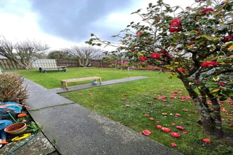 Photo of property in 2/42 Roberta Drive, Somerfield, Christchurch, 8024