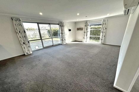 Photo of property in 8 Ellesmere Street, Marshland, Christchurch, 8083