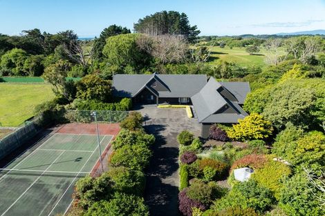 Photo of property in 5 Lavinia Grove, Waikanae Beach, Waikanae, 5036