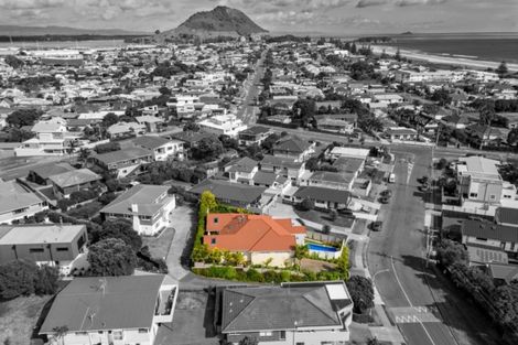Photo of property in 10 Orkney Road, Mount Maunganui, 3116