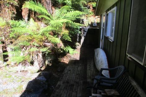 Photo of property in 41 Lake View Terrace, Moana, 7875