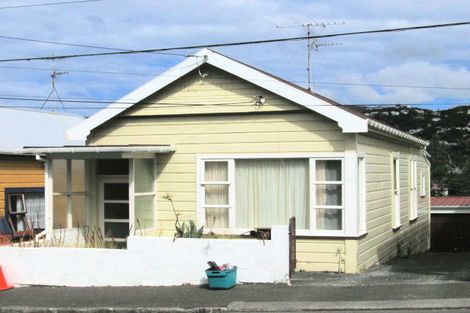 Photo of property in 5 Herald Terrace, Berhampore, Wellington, 6023