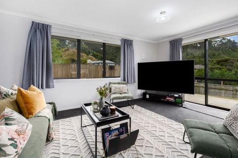 Photo of property in 8 Hull Place, Whitby, Porirua, 5024
