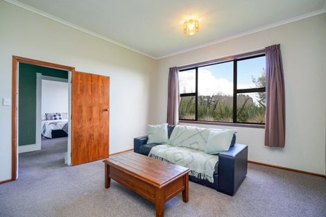 Photo of property in 164 Cameron Road, Lochiel, Winton, 9781