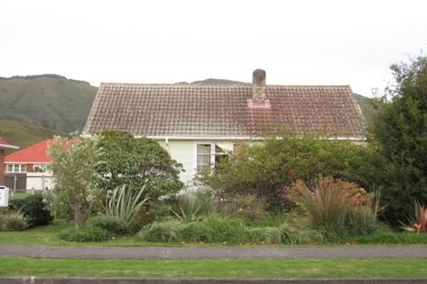 Photo of property in 30 Chapman Crescent, Naenae, Lower Hutt, 5011