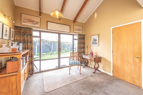 Photo of property in 3 Collier Place, Saint Johns Hill, Whanganui, 4501