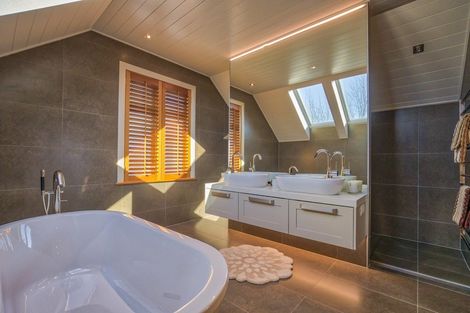 Photo of property in 8 Waimana Place, Wanaka, 9305