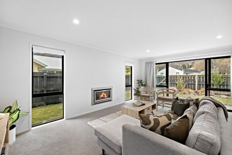 Photo of property in 2 Sew Hoy Lane, Arthurs Point, Queenstown, 9371