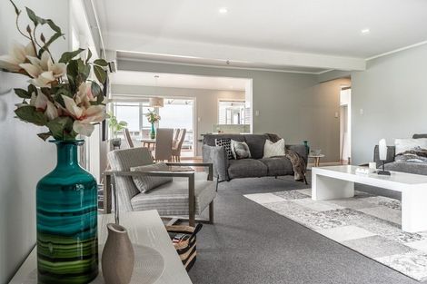 Photo of property in 61 Coronation Road, Hillcrest, Auckland, 0627