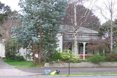 Photo of property in 9 Colombo Street, Hokowhitu, Palmerston North, 4410