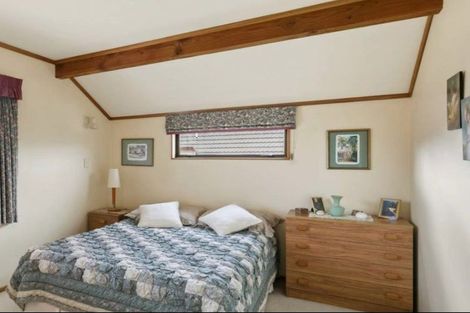 Photo of property in 8 Scorian Close, Karori, Wellington, 6012