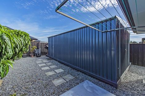 Photo of property in 21 Shillingford Boulevard, Rolleston, 7615