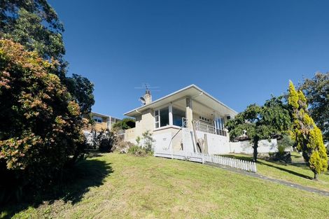 Photo of property in 25 Ellesmere Crescent, Pakuranga Heights, Auckland, 2010