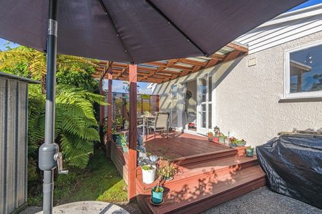 Photo of property in 3 Glasgow Street, Takaro, Palmerston North, 4412