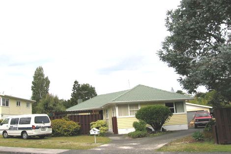 Photo of property in 5 Jonathan Place, Sunnynook, Auckland, 0620