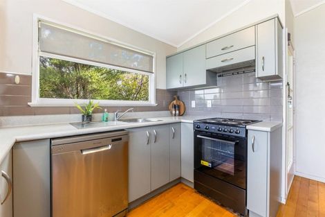 Photo of property in 9 Ellesmere Crescent, Pakuranga Heights, Auckland, 2010