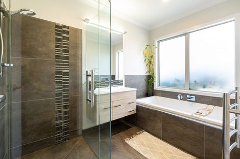 Photo of property in 14 Pukaki Place, Poraiti, Napier, 4112