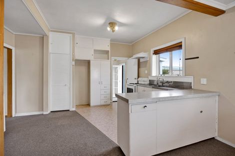 Photo of property in 11 Grant Vc Street, Hawera, 4610