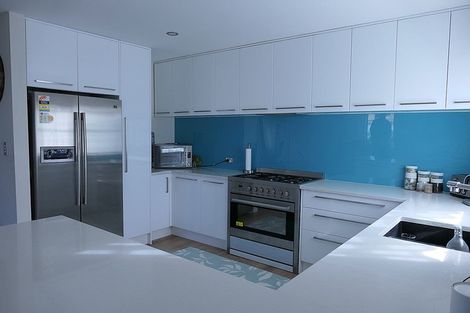 Photo of property in 10 Regis Park Drive, Pukekohe, 2120