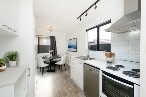 Photo of property in 27 Mcleavey Drive, Kelvin Grove, Palmerston North, 4414