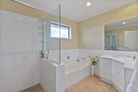 Photo of property in 104 Rototuna Road, Rototuna, Hamilton, 3210