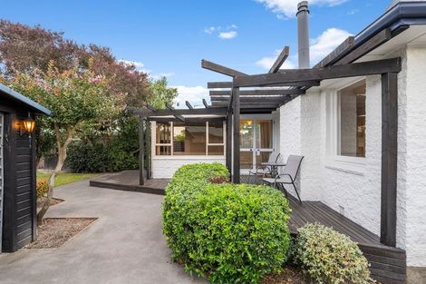 Photo of property in 77 Farquhars Road, Redwood, Christchurch, 8051
