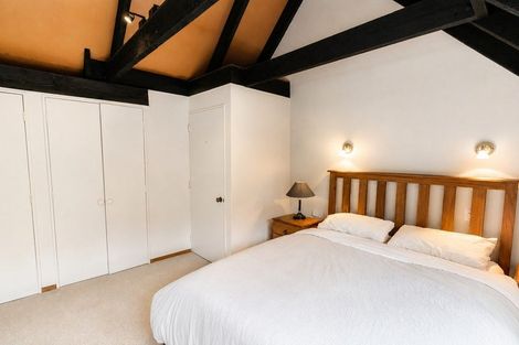 Photo of property in 2a Pitoitoi Road, Days Bay, Lower Hutt, 5013