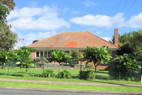 Photo of property in 15 Hattaway Avenue, Bucklands Beach, Auckland, 2012