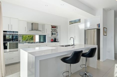 Photo of property in 5 Valley Crescent, Wanaka, 9305